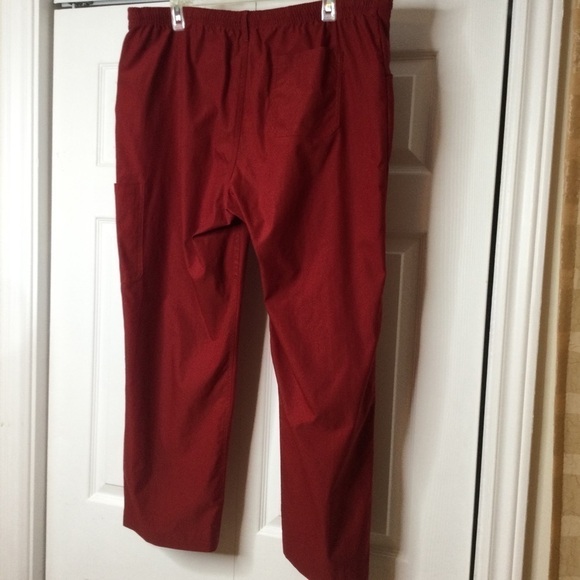 Options Red scrubs pants - Picture 6 of 11